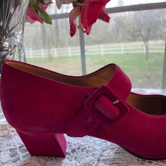 🤩 4/15Vintage Shoe: Jacqueline Ferrar Magenta 2” heel, missing tap - Picture 11 of 16